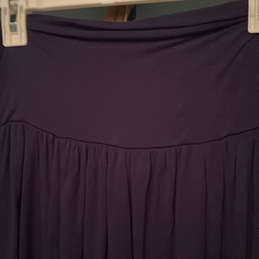 ❤️ 5/$15 Navy blue midi skirt - Picture 3 of 4